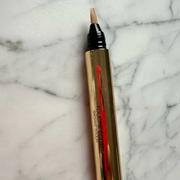 YSL Touche Eclat in shade 1.5 - Picture 2 of 5
